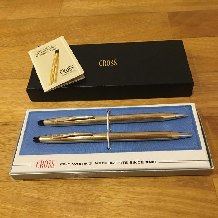 Esferográfica e lapiseira da marca CROSS