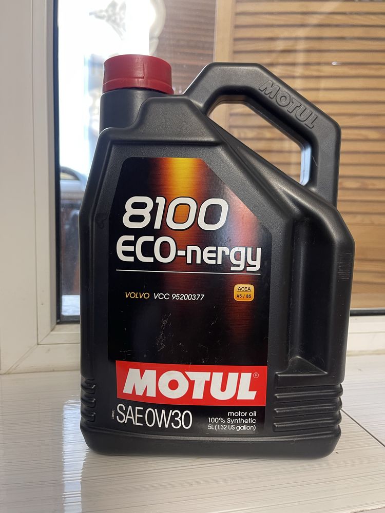 Моторные масла Motul в ассортименте