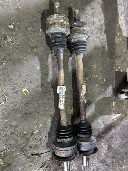 Піввісь полуось привода шрус Mercedes w203 w211 Мерседес 211 перід зад