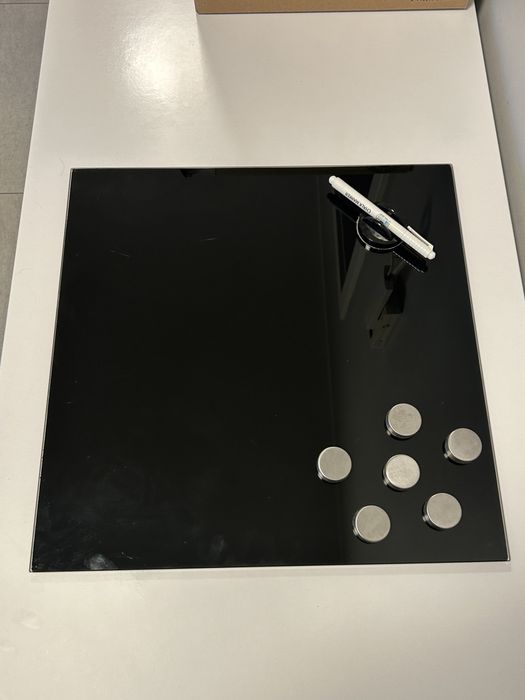 Szklana czarna tablica magnetyczna 40x40 cm z magnesami