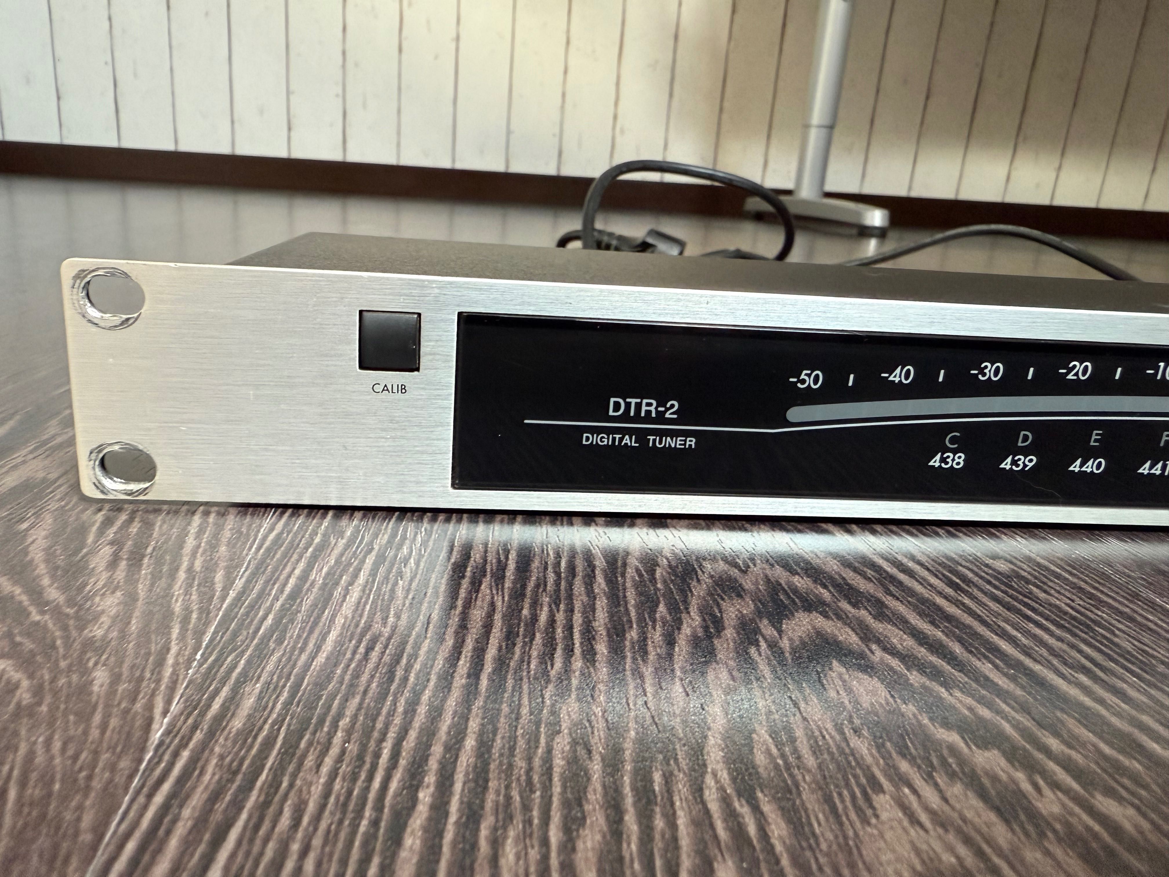 Afinador de rack Korg DTR-2 – excelente estado