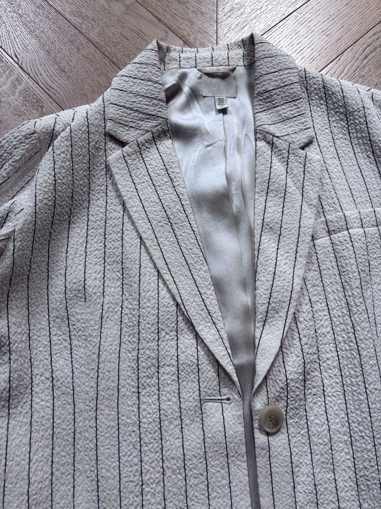 Biała marynarka w paski H&M 34 oversize