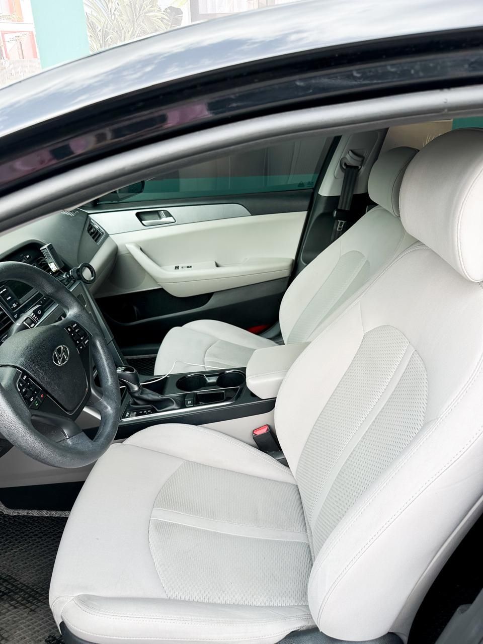Автомобіль Hyundai Sonata
