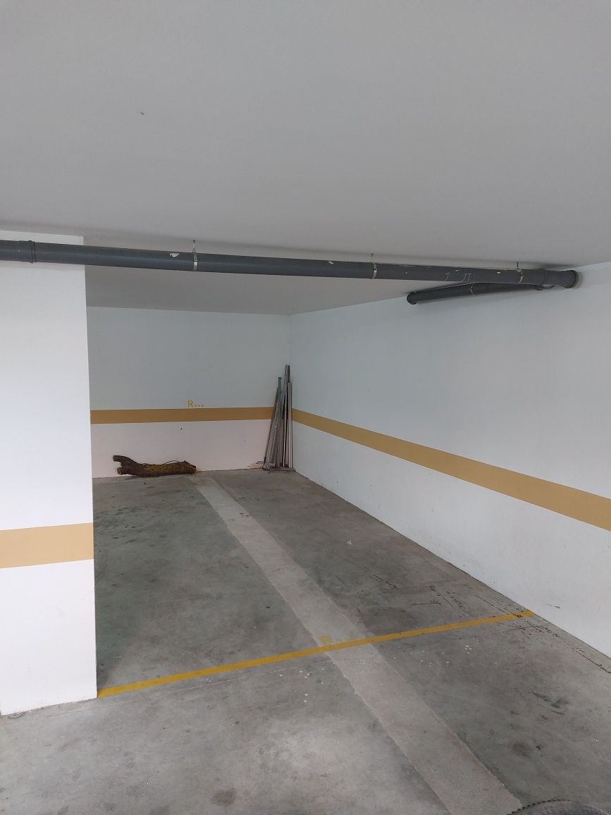 Garagem em Aveiras de Cima