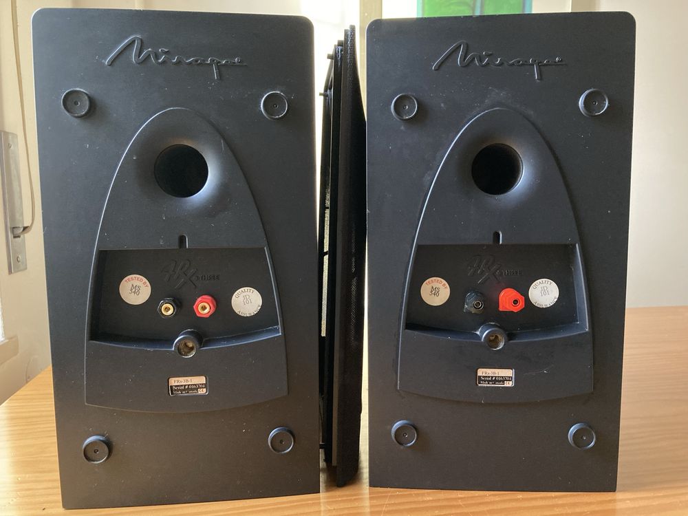 Colunas Mirage FRX- 3B -1 pretas
