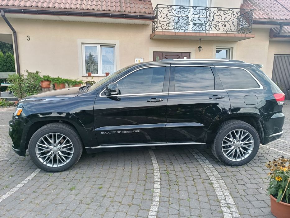 Jeep grand Cherokee 5.7 hemi summit 2017