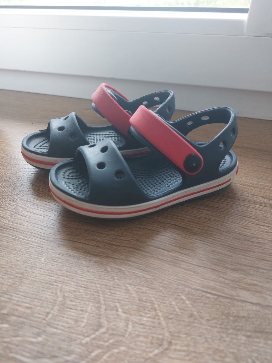 Sandałki crocs c6