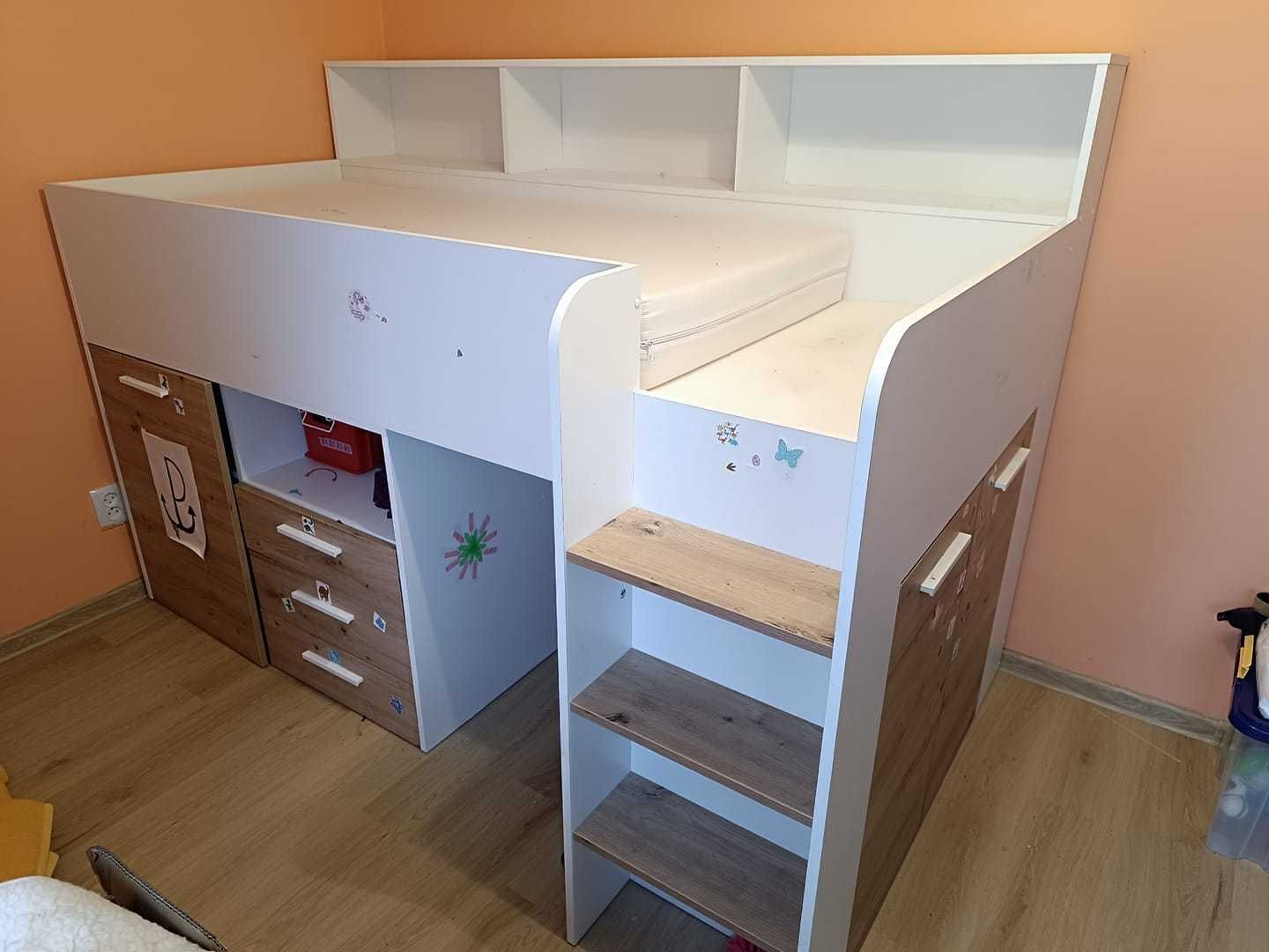 Antresola z biurkiem w dobrym i zadbanym stanie dąb artrisan