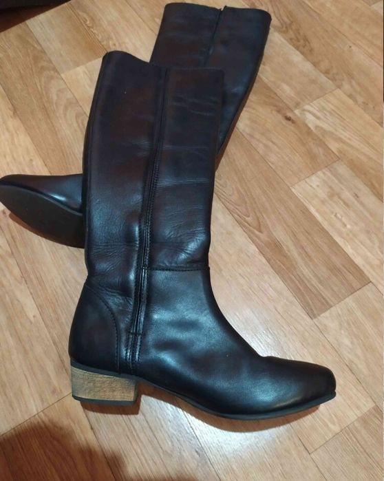 дуже гарні і якісні шкіряні сапоги чоботи ботфорди фірми Asos