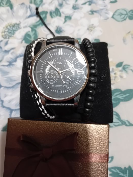 Relógio só usado umas poucas vezes.