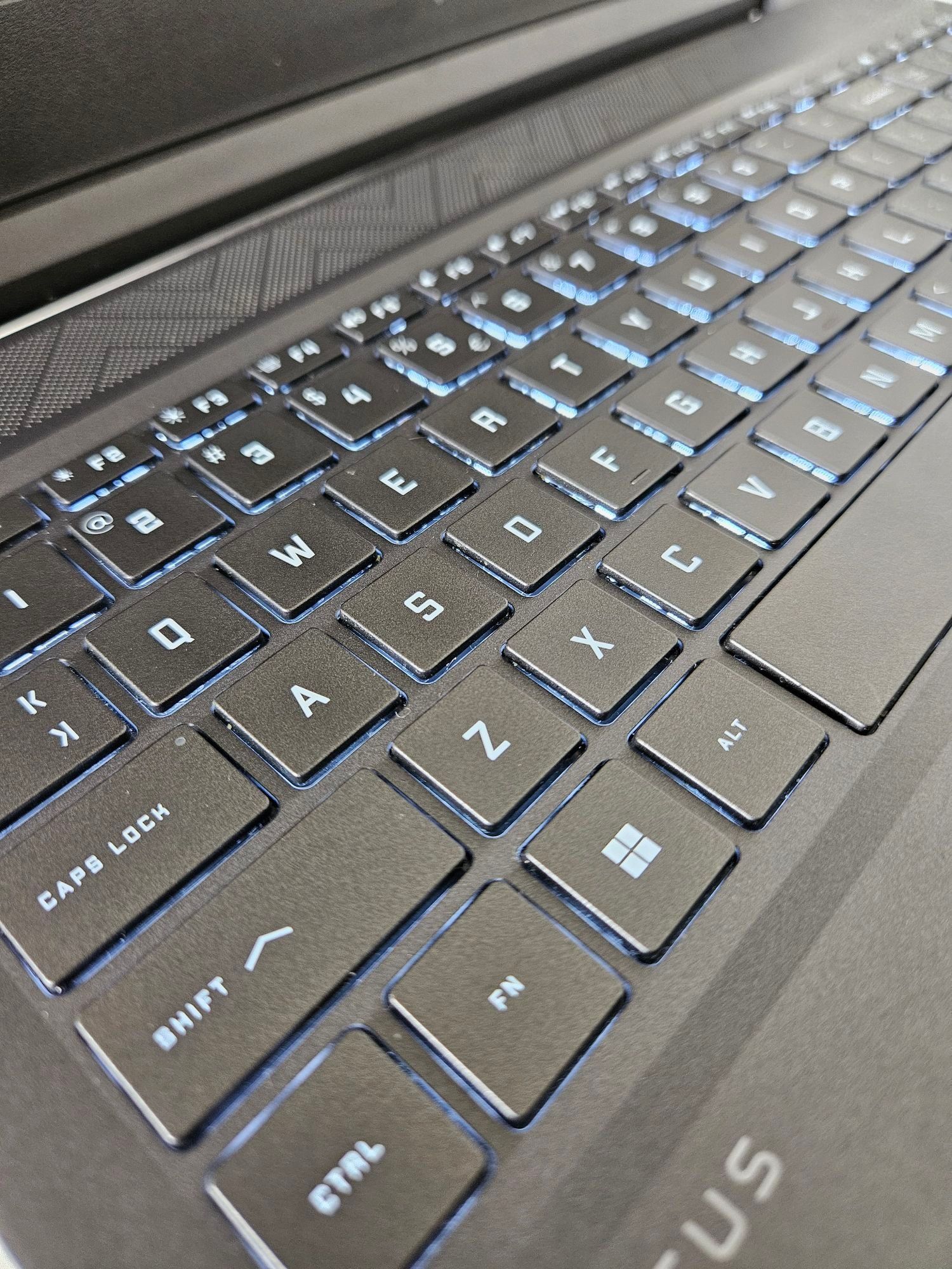 Myszka Razer Pro + HP Victus 16 RTX 3060 i7 12th SSD 512GB RAM 16GB
