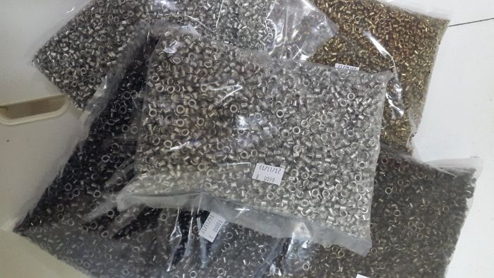 Velcro, Ilhós e outros componentes para calçado