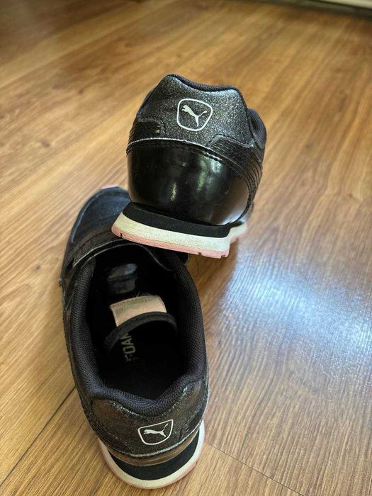 Оригінальні Кросівки Puma для  дівчинки 35 розмір