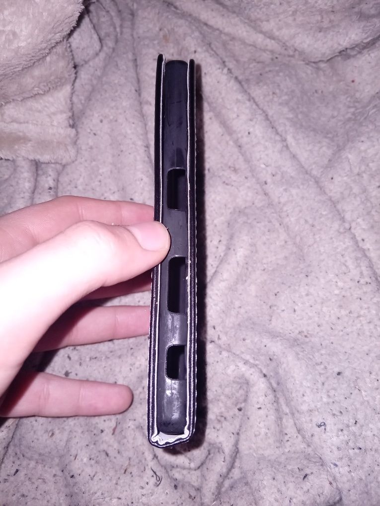Etui na telefon.