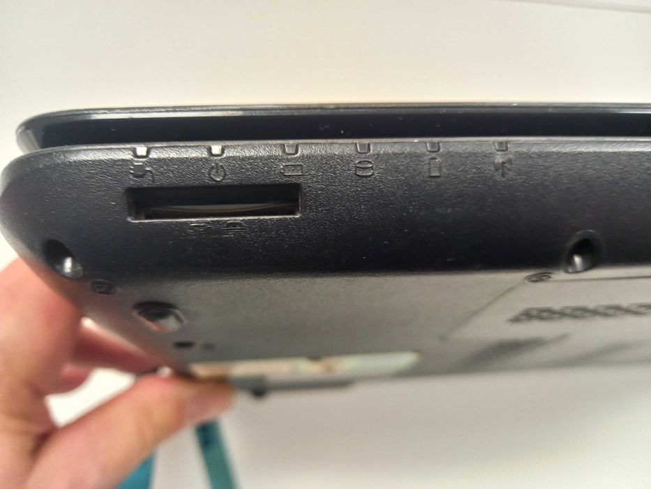 Laptop Toshiba Satelite L645D AMD Dual Core 2.3 GHz, 2Gb Ram, 220 HDD