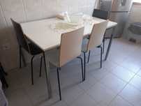 Mesa com 6 cadeiras