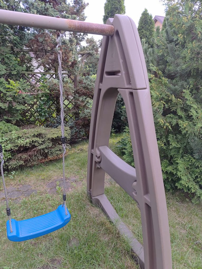 Plac zabaw huśtawka domek zjeżdżalnia step2