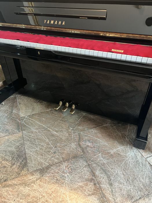 Piano vertical yamaha modelo u3 de boa qualidade exelente afinado