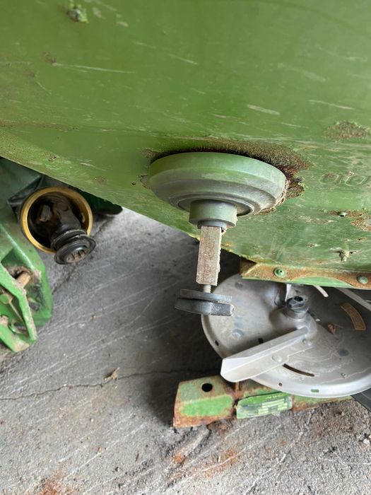 Amazone-18 Розкидач мінеральних добрив