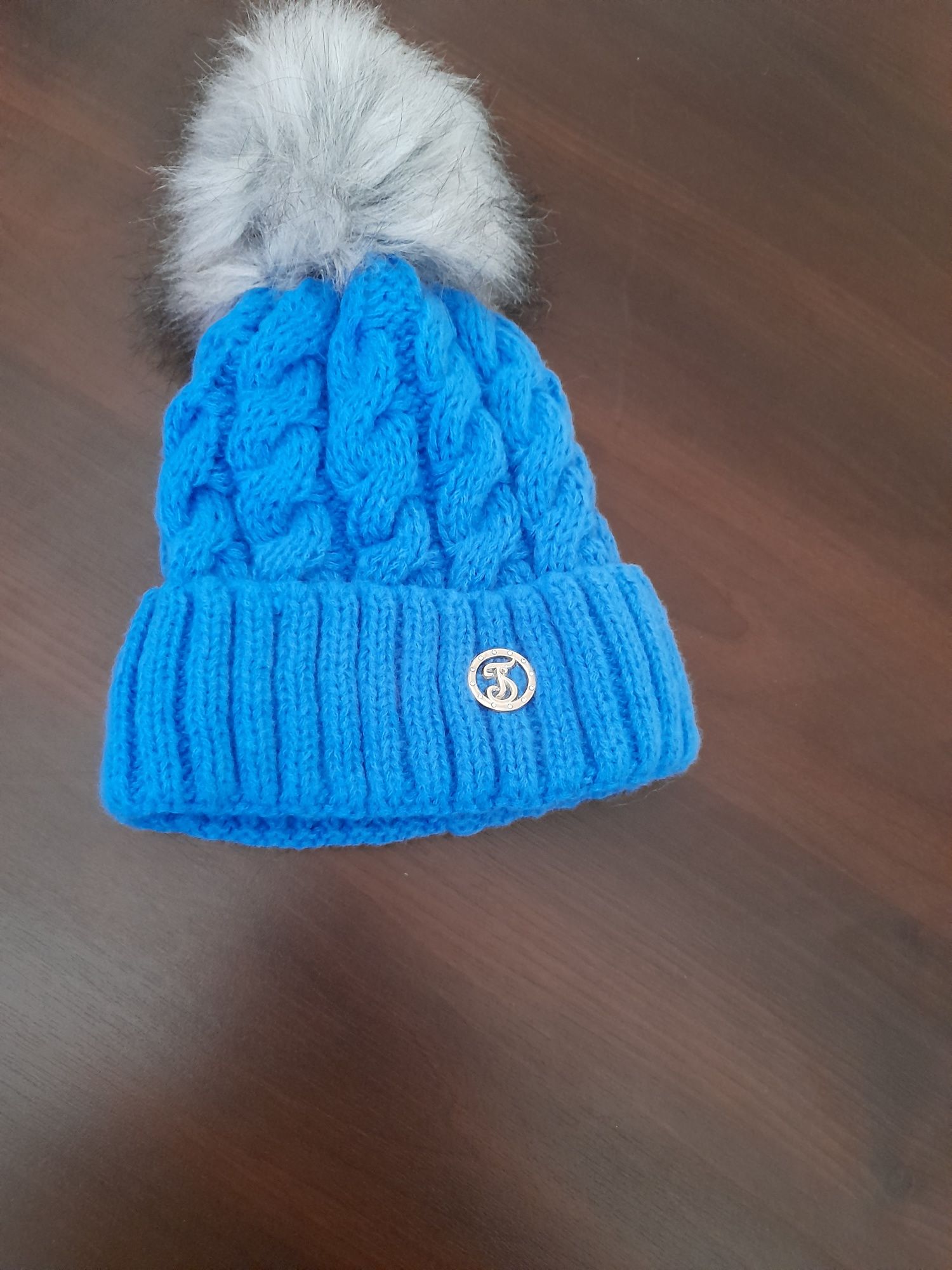 NOWA czapka na zimę z POMPONEM
