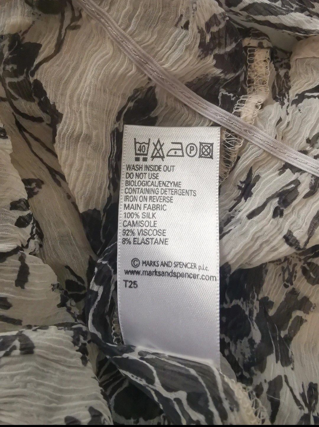 Piękna bluzka limited collection 100 % jedwab
Rozmiar M /L 
Lekka zwie