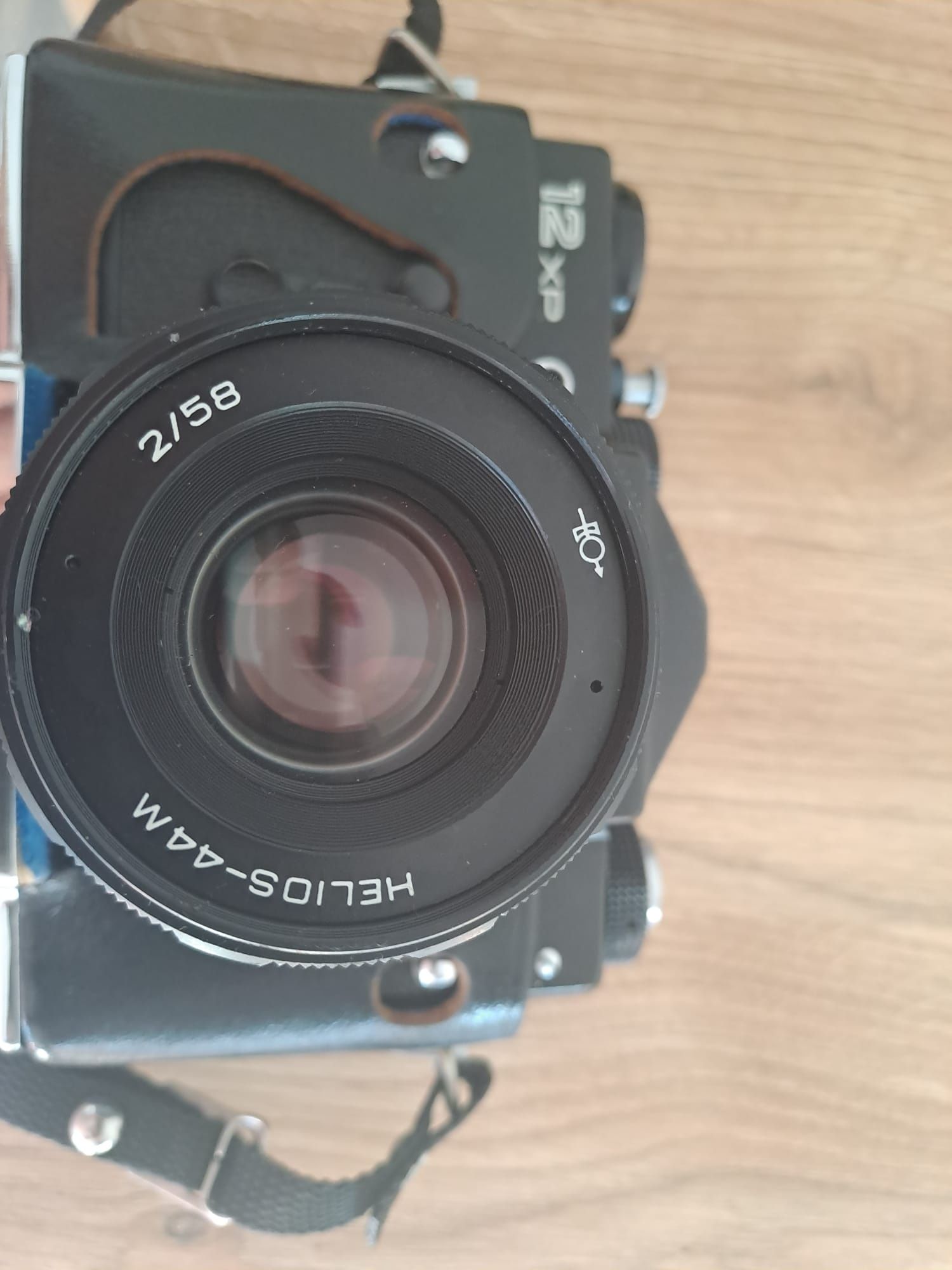 Aparat Zenit z lampą