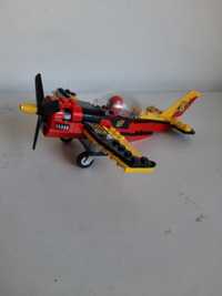 Lego samolot wyścigowy 60144