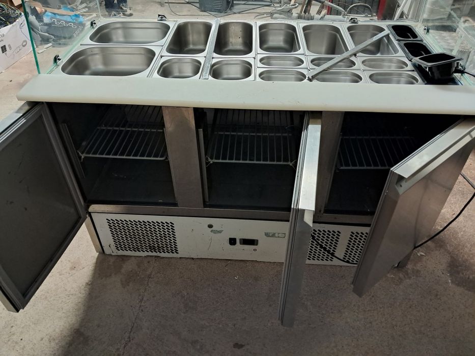 Saladete com 3 portas de frio