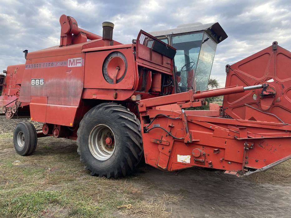 Комбайн Massey Ferguson 665