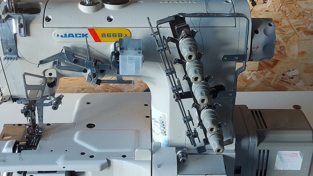 Maquina de costura Jack