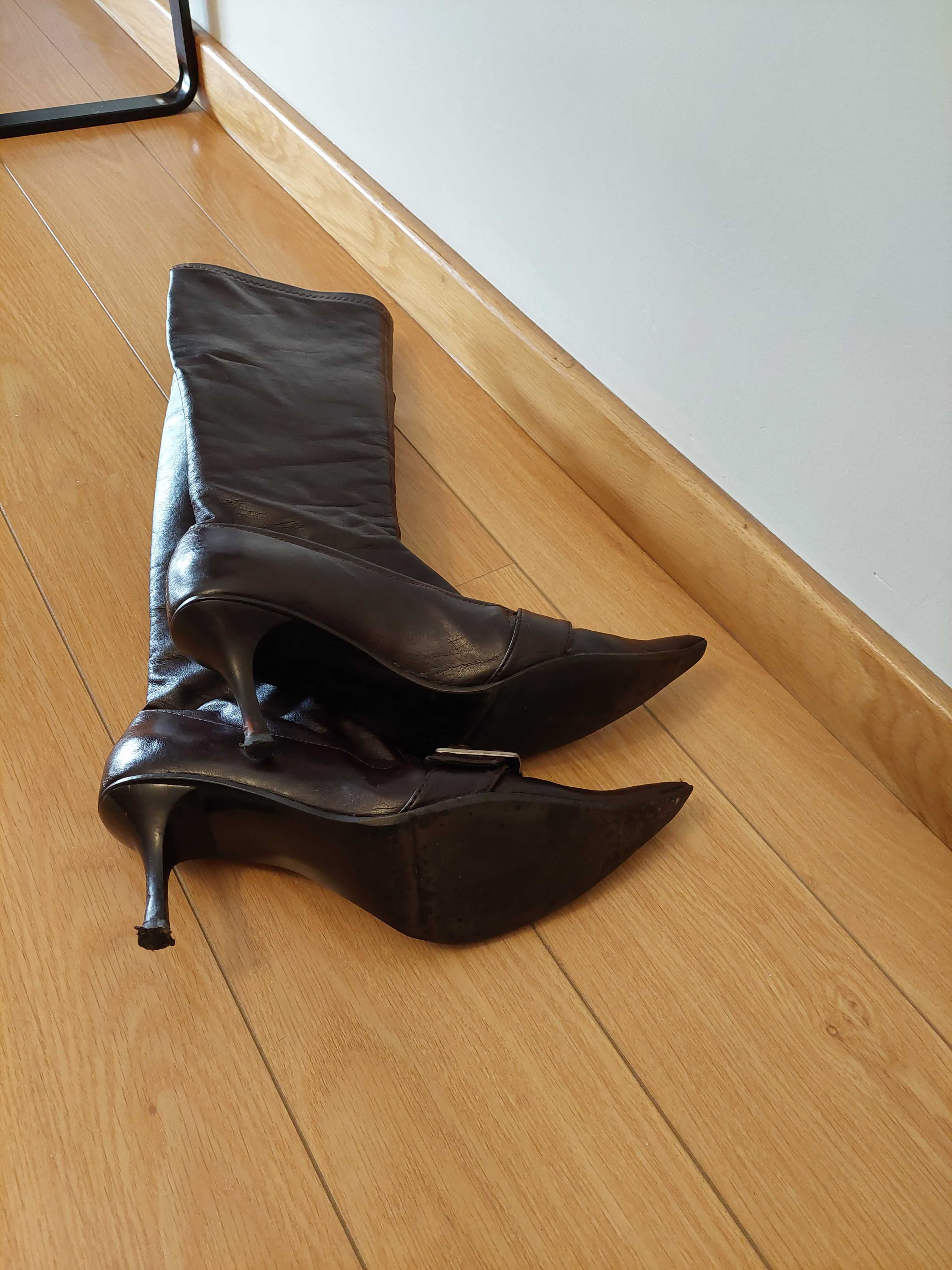 Botas de bico e sandálias 36/37
