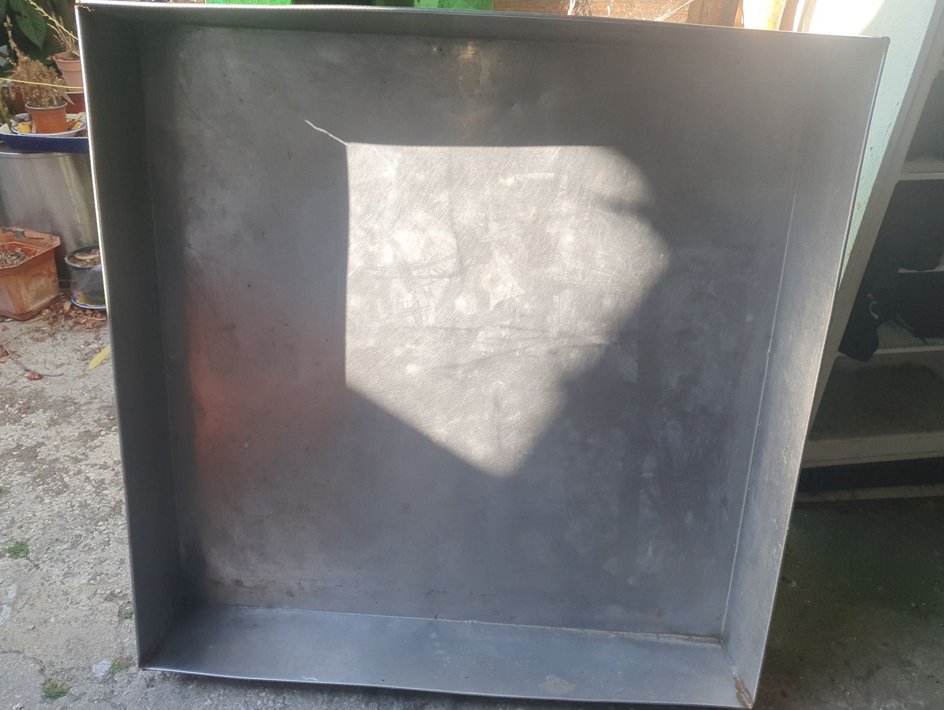 Tabuleiro de inox para proteger  interior de carrinha de 2 lugares