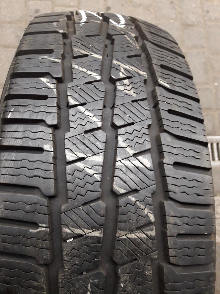 MICHELIN 215/60R17C 109/107T , pojedyńcza opona zimowa wzmacniana.