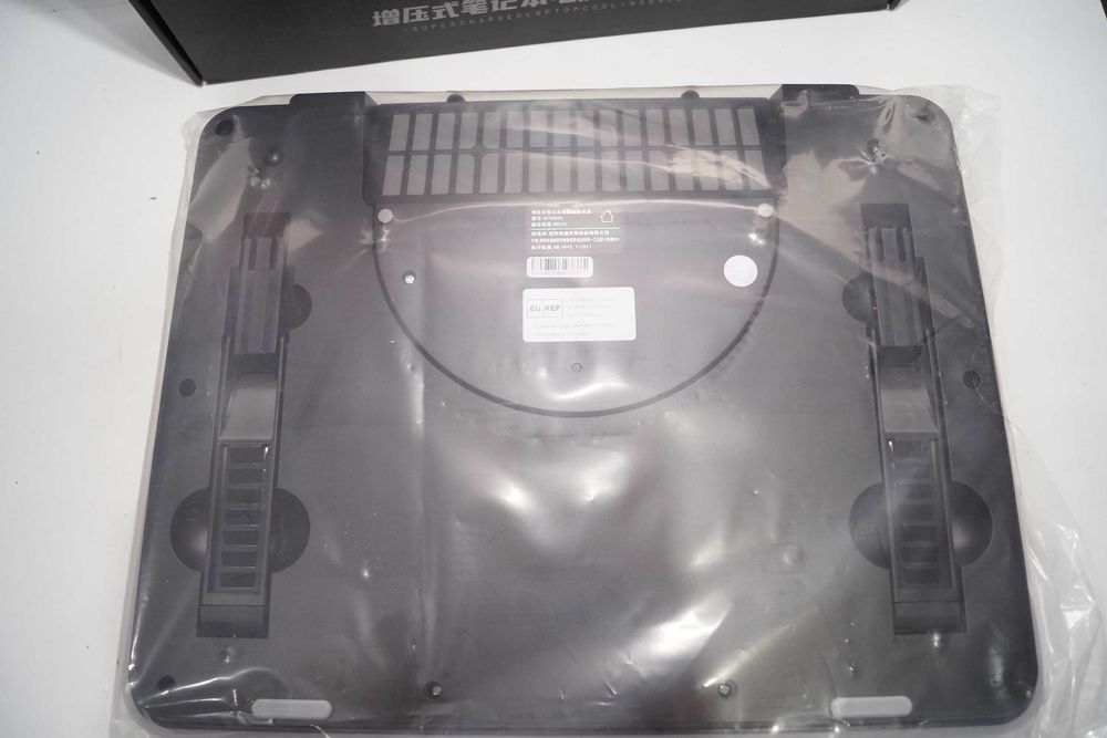 Podstawka chłodząca GT500 do laptopów o przekątnej 13–17,3" RGB hubUSB