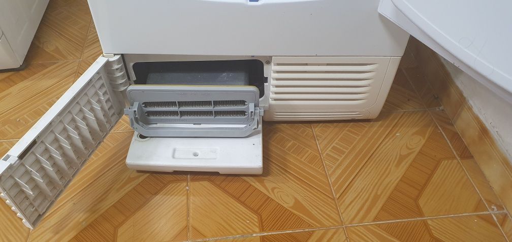 Máquina de secar Whirlpool 7kg (condensação)