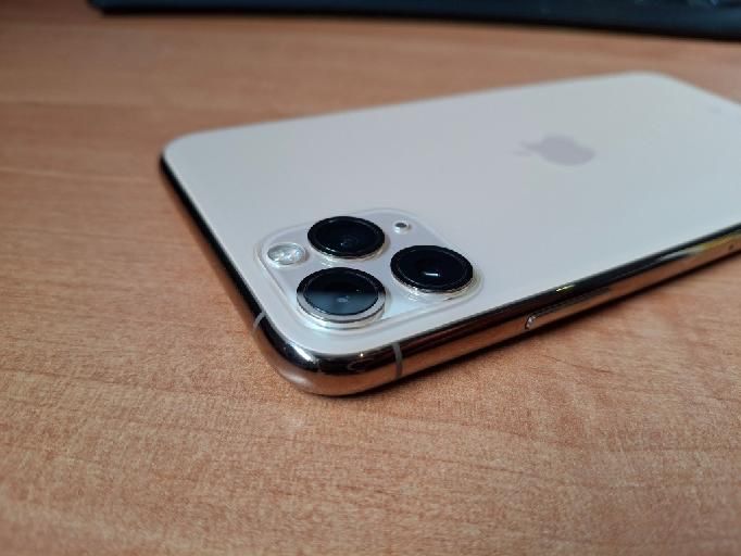 Iphone 11 pro max gold