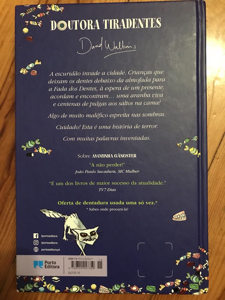 Livro Doutora tira Dentes de David Walliams