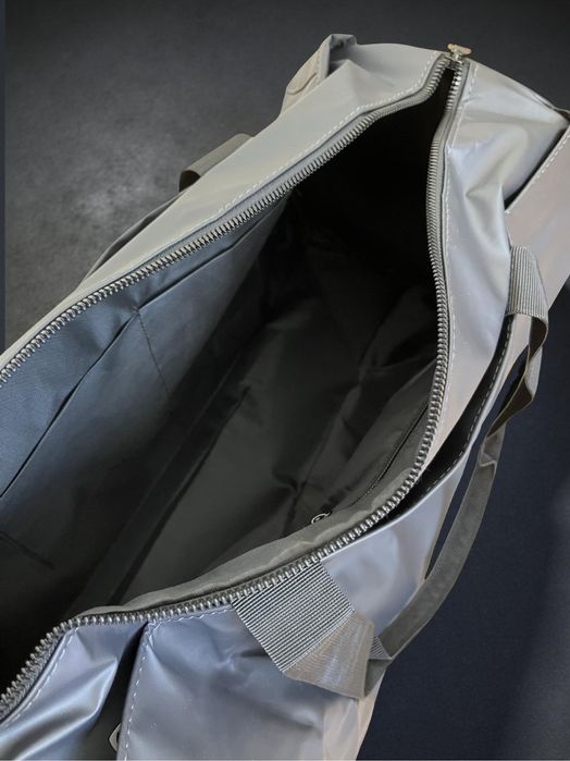 Спортивна сумка чорна, водонепроникна, середній розмір