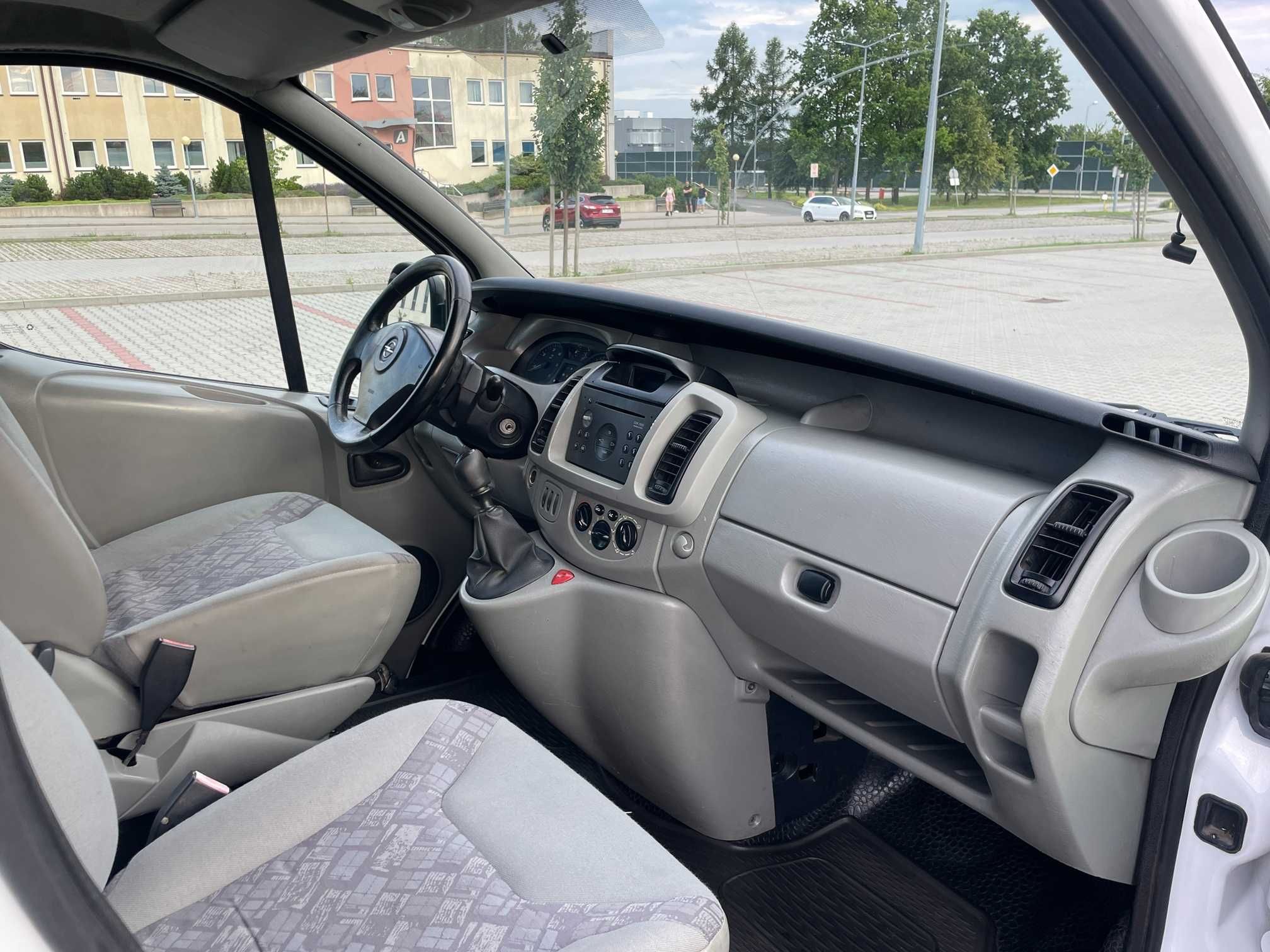 Opel Vivaro 1.9CDTI 5/6-os Klima, Long, Hak, Polecam!!!