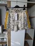 Cropp nowe krótkie materiałowe spodenki szorty wysoki stan wężowy wzór