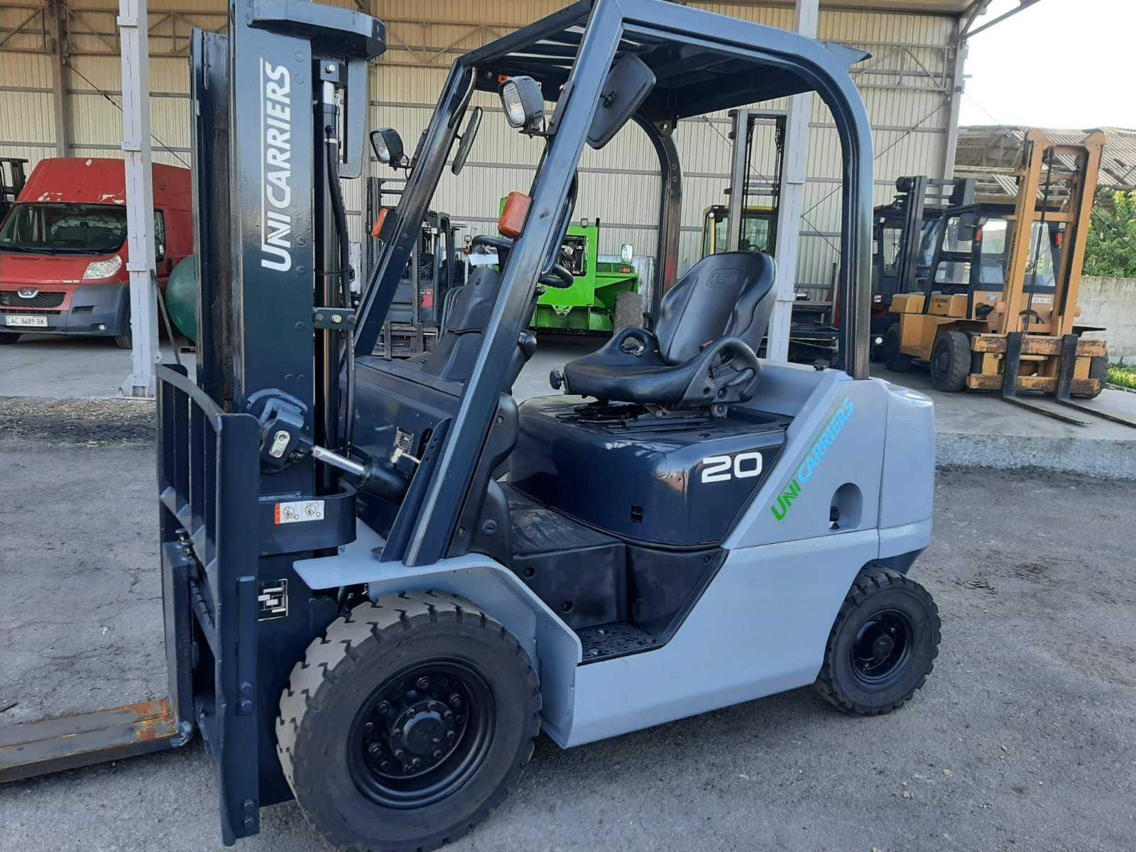 Вилковий навантажувач Nissan FD20T5M