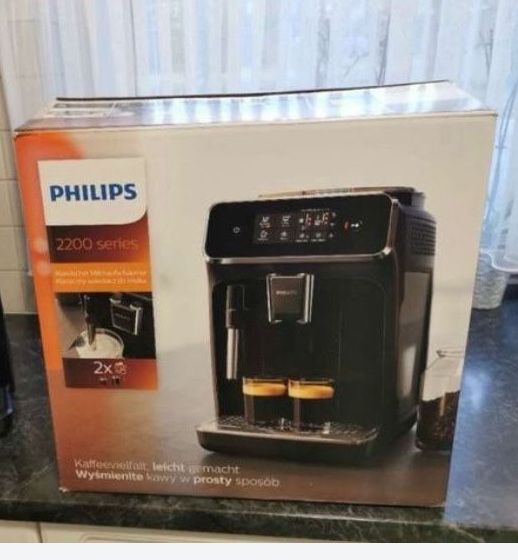 Кавоварка, кофемашина Philips LatteGo EP2200  З Дому гарний стан
