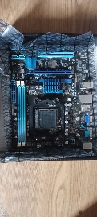 Материнская плата