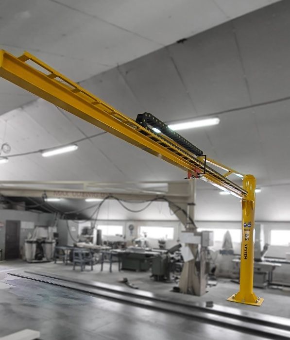 Żuraw stacjonarny obrotowy - 500 kg / 5 m ramię