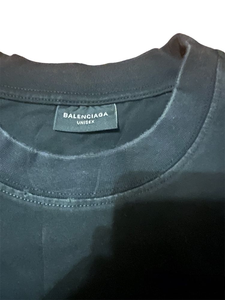 koszulka balenciaga be different tee