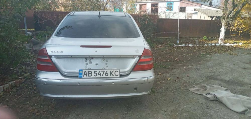 Мercedes e320 w211