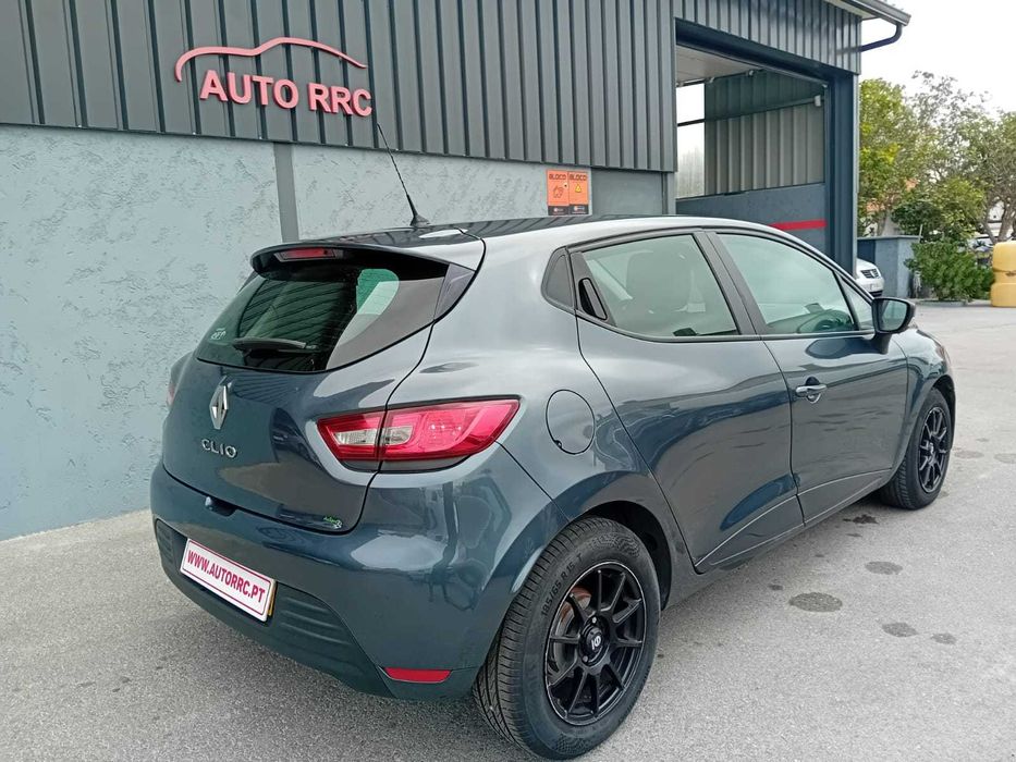 Renault Clio IV 1.2 16 V – Nacional ( pequeno sinistro )