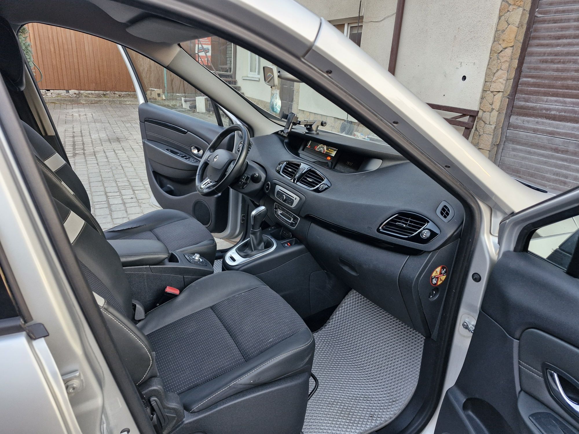 Продам Renault Grand Scenic
