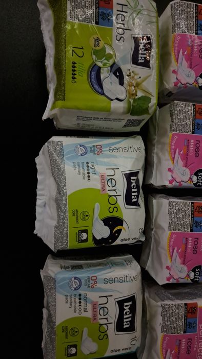 Podpaski Bella Perfecta i Herbs12 paczek, 120 sztuk.