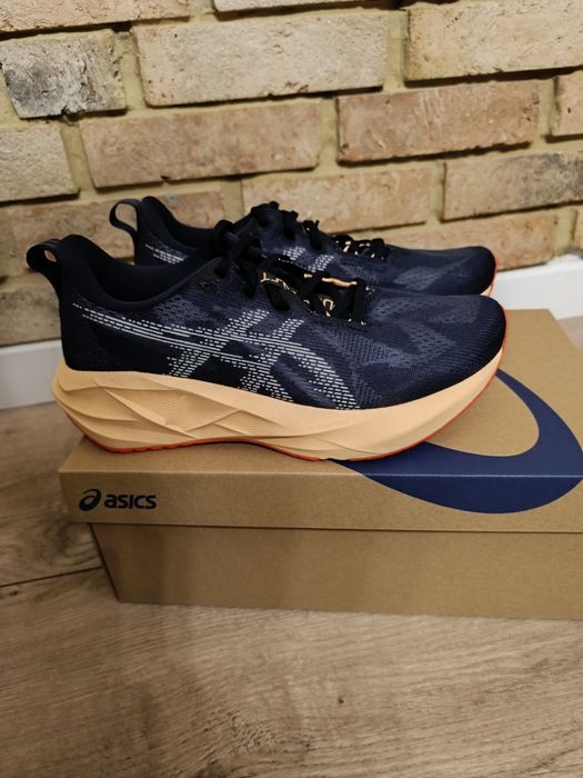 Asics novablast 5 42